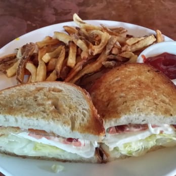 Gideon Welles - Keller's Favorite. Toasted sourdough, smoked bacon, provolone, fried egg, romaine, plum tomatoes, herbed mayo, and house fries. - Bars Near Me - Chicago, Illinois Gideon Welles - Keller's Favorite. Toasted sourdough, smoked bacon, provolone, fried egg, romaine, plum tomatoes, herbed mayo, and house fries. - Bars Near Me - Chicago, Illinois