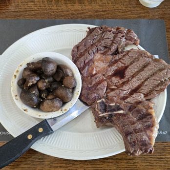 The Beef House - Steak & Mushrooms - Seafood Near Me - Covington, Indiana