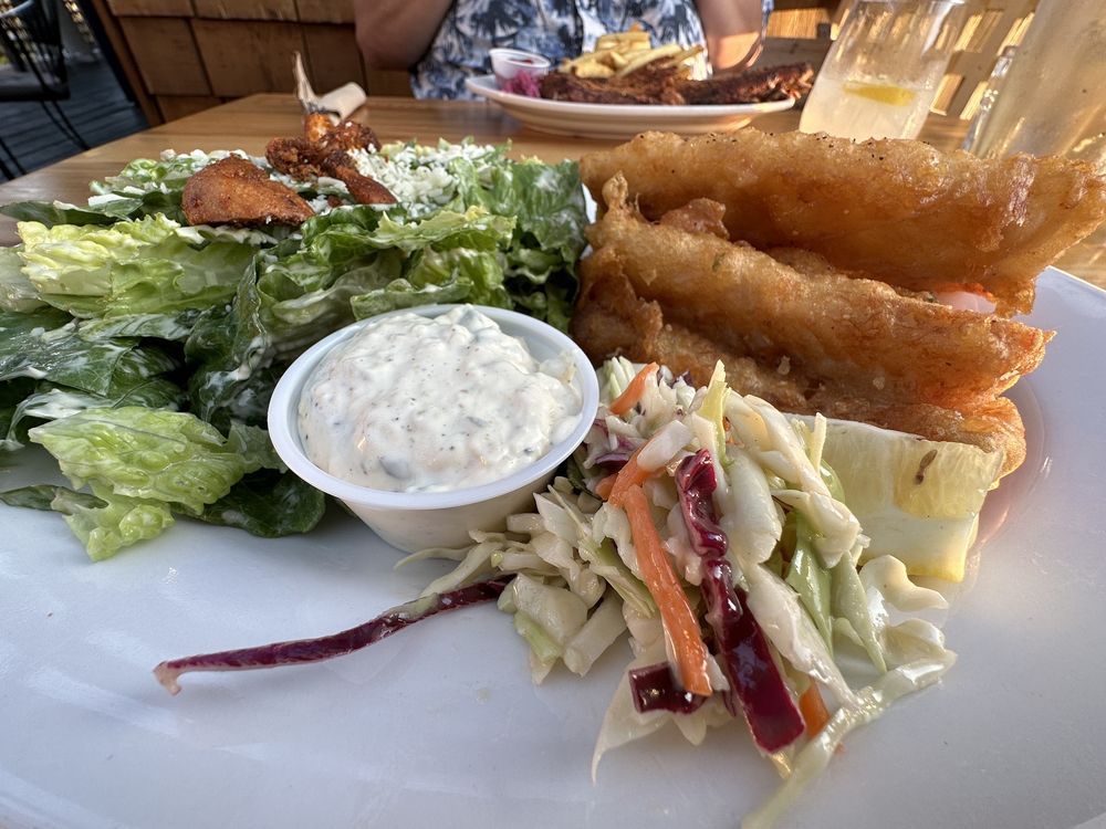 THE FLOATHOUSE PATIO & GRILL Updated August 2024 22 Photos & 31