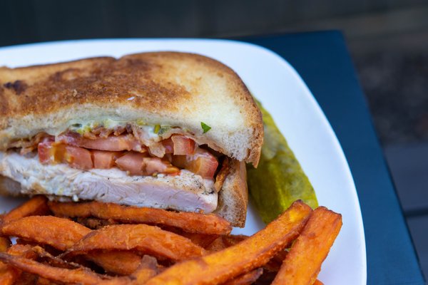 The Olde Heritage Tavern by null