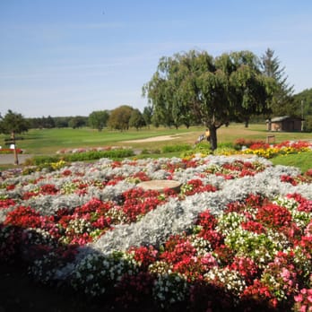 Cranston Country Club - gorgeous landscaping - Venues & Event Spaces Near Me - Cranston, Rhode Island