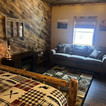 ADK Bunkhouse - Vacation Rentals Near Me - Indian Lake, New York