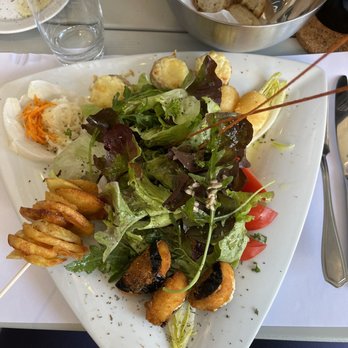 Galleria Zeus - Salad with stuffed mushrooms, and friend potatoes. - Greek Near Me - Esslingen, BW Galleria Zeus - Salad with stuffed mushrooms, and friend potatoes. - Greek Near Me - Esslingen, BW