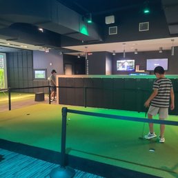 Golfinity - Computer controlled undulating putting green - Golf Lessons Near Me - Austin, Texas
