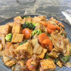 Thian's Thai Fusion - Pad kee mao with tofu