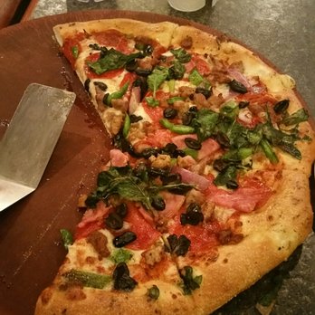 Pizza Hut - Super Supreme with roasted spinach - Pizza Near Me - Bardstown, Kentucky Pizza Hut - Super Supreme with roasted spinach - Pizza Near Me - Bardstown, Kentucky