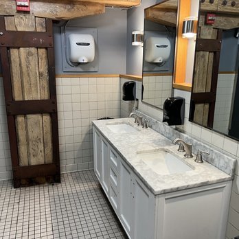 Sine Irish Pub & Restaurant - Bathroom - Irish Pub Near Me - Richmond, Virginia Sine Irish Pub & Restaurant - Bathroom - Irish Pub Near Me - Richmond, Virginia