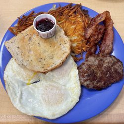 East Egg - The Big One - 3 eggs, bacon, sausage, hash browns and toast - $10
