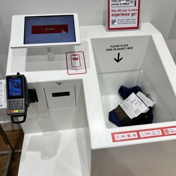 Uniqlo - Women's Clothing Near Me - Amsterdam, New Hampshire
