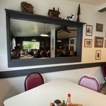 Log Cabin Diner - Small dining room - American Near Me - Klamath, California