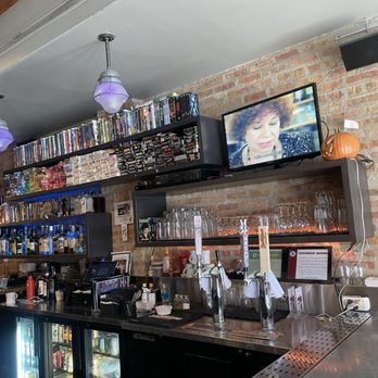 The Chicago Diner, Logan Square - Bar - Breakfast & Brunch Near Me - Chicago, Illinois