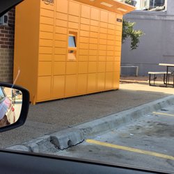 7-Eleven - What's an Amazon locker??