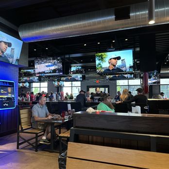 Pizza Pub - Bar area - Pubs Near Me - Blaine, Minnesota