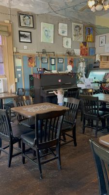 Flora Gallery & Coffee Shop by null