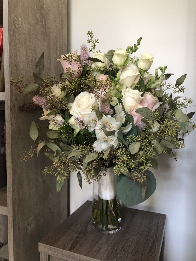 LAURA’S FLORAL ELEGANCE Updated July 2024 12 Photos & 10 Reviews