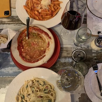 Da Vinci - Penne alla vodka and cacio e Vinci - Pizza Near Me - Bloomington, Indiana
