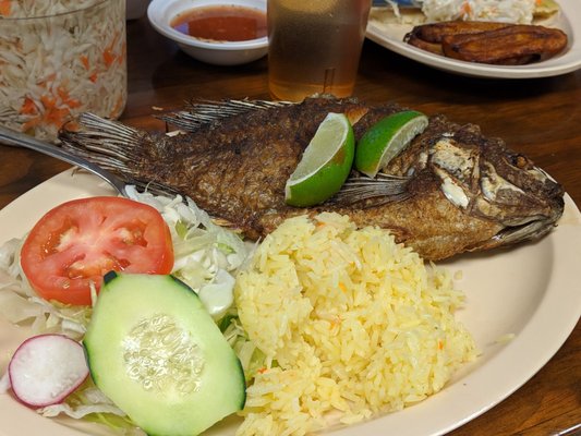 Antojitos Salvadorenos by null