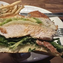 Chicken Grilled Chicken & Avocado Sandwich Chicken Grilled Chicken & Avocado Sandwich