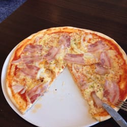 Grillhuset - God pizza med bacon och lök!