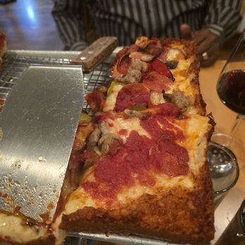 Pizzeria da Laura - Heavenly Detroit Style - Pizza Near Me - Berkeley, California