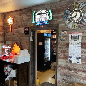 The L7 Grill & Taphouse - L7 inside - Bars Near Me - Mackay, Idaho