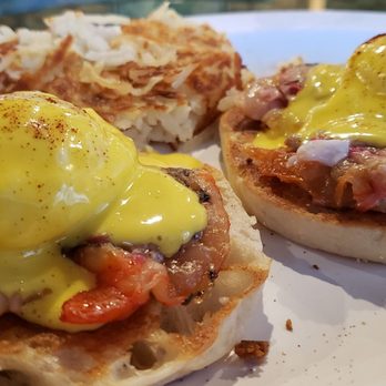 Daddy O’s - Benedict - New American Near Me - Lihue, Hawaii