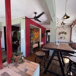 Mirador Coffee Bar & Bistro - Comedor