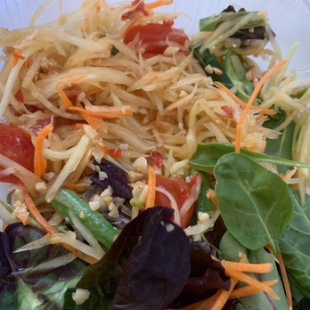 Palm Thai Bistro - Very dried salad .. no juicy anymore ;( - Thai Near Me - Fairfield, California