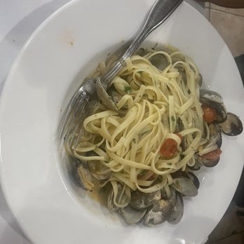 Osteria Trulli - Linguine Con Vongole Veraci - Italian Near Me - St. Charles, Illinois Osteria Trulli - Linguine Con Vongole Veraci - Italian Near Me - St. Charles, Illinois