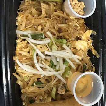 Erawan Royal Thai - Lunch Special: Chicken Pad Thai & Spring Roll - Thai Near Me - Harrison, New York Erawan Royal Thai - Lunch Special: Chicken Pad Thai & Spring Roll - Thai Near Me - Harrison, New York