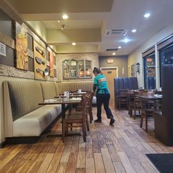 Dinos Kouzina Pizzeria - Dining area