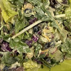 Salata - Small salad with tofu and jalapeño dressing