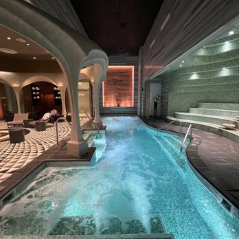 exhale Spa - Main area (coed) with two hot tubs and salt cave - Day Spas Near Me - Atlantic City, New Jersey