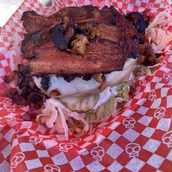 Toxic Burger - Double Mushroom Swiss bed of lettuce, xtra lettuce, xtra mayo, no mustard, crispy bacon x2 - Chicken Wings Near Me - Eugene, Oregon