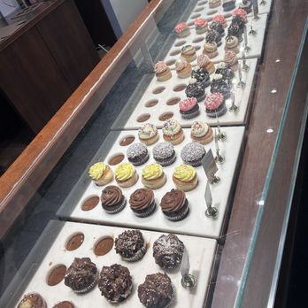 Les Glaceurs - Cupcakes - Desserts Near Me - Montreal, Quebec Les Glaceurs - Cupcakes - Desserts Near Me - Montreal, Quebec