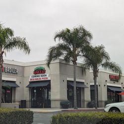 Desi Halal Pizza - Front Entrance