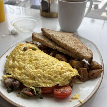 Gussy's Cafe - Garden Vegetable Omelette - Breakfast & Brunch Near Me - Jersey City, New Jersey Gussy's Cafe - Garden Vegetable Omelette - Breakfast & Brunch Near Me - Jersey City, New Jersey