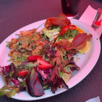 Besitos Fine Cuisine - Waffles Near Me - Manteca, California