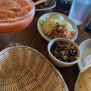 Jose Tejas - Fixings for fajitas and jambalaya - Cajun/Creole Near Me - Iselin, New Jersey