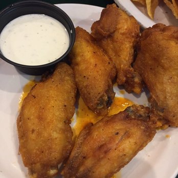 Gators Dockside - Garlic Parmesan wings - Sandwiches Near Me - Windermere, Florida