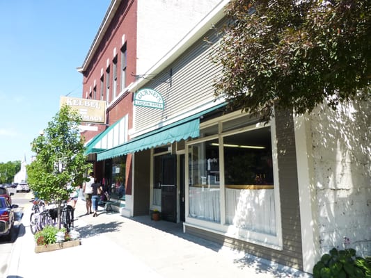 Gurney's Harbor Bottle Shop by null