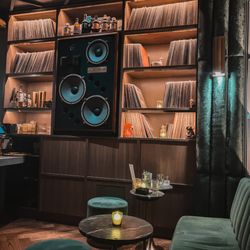 Convoy Music Bar - Interior