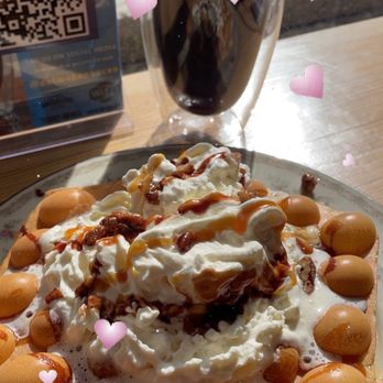 Wake ‘n Bacon - Turtle waffle - Breakfast & Brunch Near Me - Chicago, Illinois