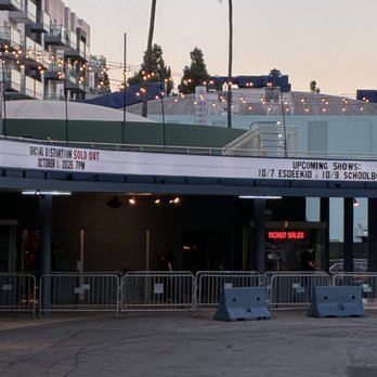 Hollywood Palladium - Social distortion show back lot - Music Venues Near Me - Hollywood, California Hollywood Palladium - Social distortion show back lot - Music Venues Near Me - Hollywood, California