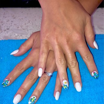 Venice Nails and Spa - Foil Transfer and daisies. Lisa was so nice to find an alternative to the flowers I originally wanted. Overall sooo cute! - Nail Salons Near Me - Orlando, Florida Venice Nails and Spa - Foil Transfer and daisies. Lisa was so nice to find an alternative to the flowers I originally wanted. Overall sooo cute! - Nail Salons Near Me - Orlando, Florida