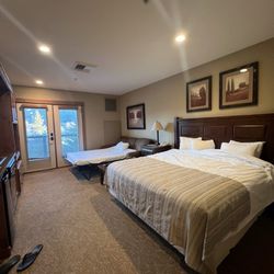Morningstar Lodge - King Suite, Building C