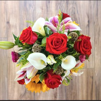GLAM 5 - Floral arrangement - Party Supplies Near Me - Hemet, California