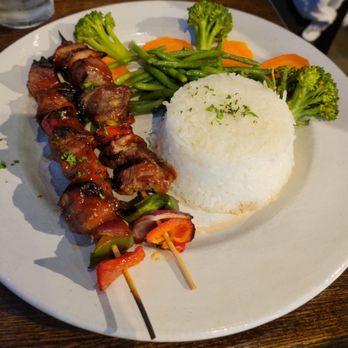 Union Jack's - Beef Kabobs 10.16.22 - Pubs Near Me - Columbia, Maryland