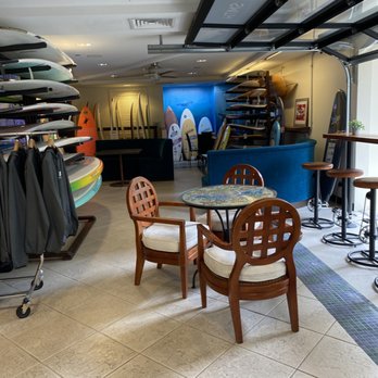 Big Wave Dave Surf & Coffee - sitting area - Coffee & Tea Near Me - Honolulu, Hawaii