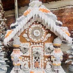 Gorsuch - Vail Village - Fabulous gingerbread houses